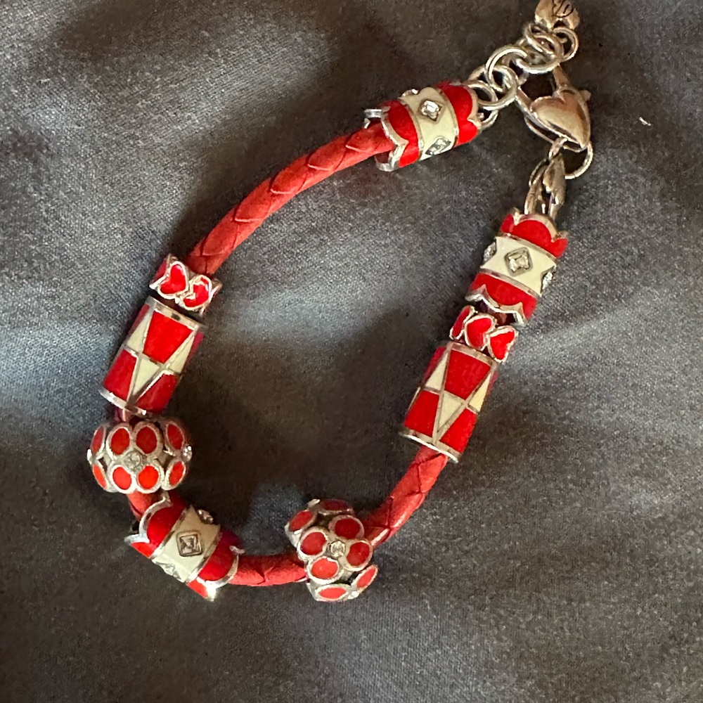 Queen of hearts bracelet